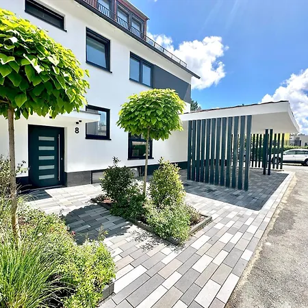 Day Young Life 85qm Terrasse Grill Parking Apartamento